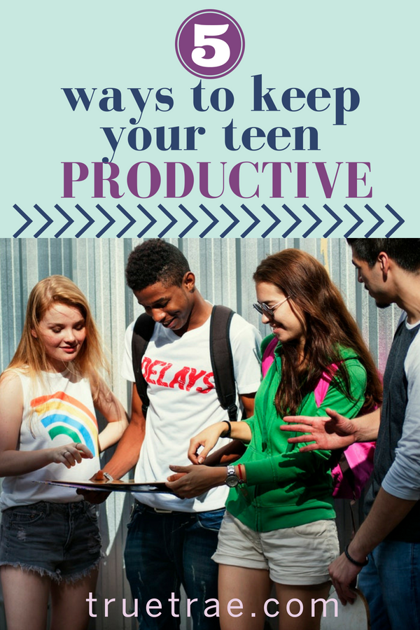 How to raise a productive kid | Many parents take a hands-off approach in the summer which leads to fun, but not much else! Get my favorite tips to help your learn to be more productive. It's a great way to help your teen learn responsibility too!