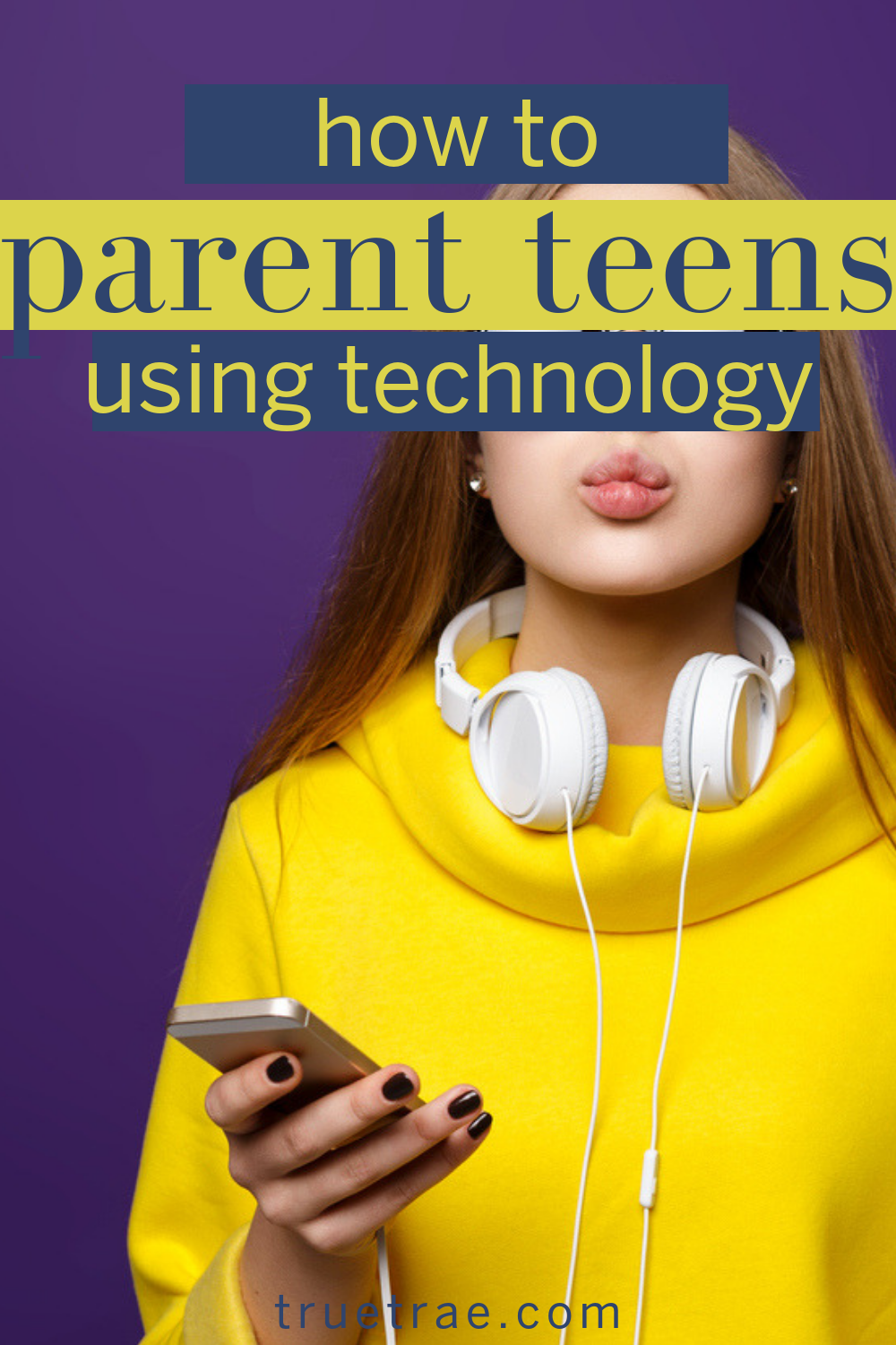 Did you know that raising teenagers can be made easier by using technology? These tips for parenting teens are all about technology and teens to teach life skills. Teach your teens to use technology to be successful people. #teens #teenagers #parenting #parentingtips #teentips #teenhealth