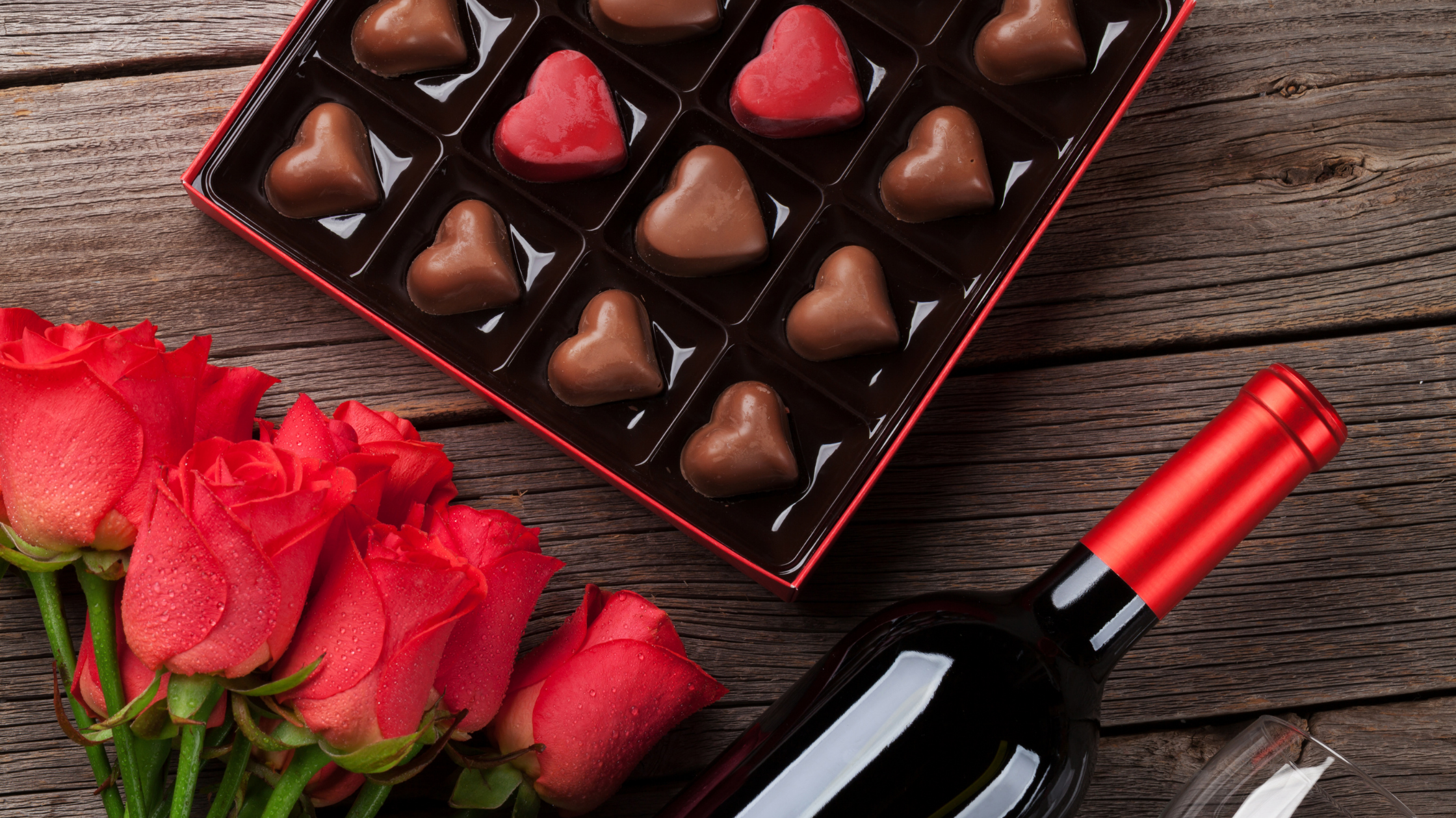 44 Cheap Valentine's Day Gifts - Romantic Gift Ideas Under $40
